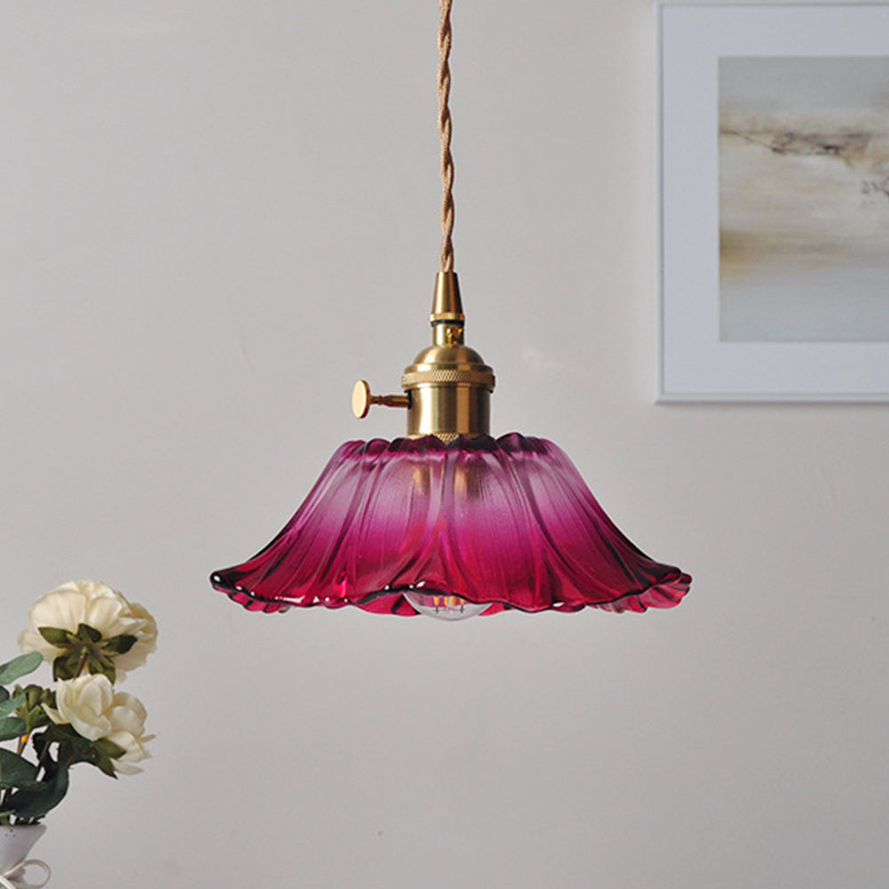 Witryna z Witrażem Kwiatowym w Stylu Vintage do Jadalni - Elegancki Retro Design, aby Rozświetlić Twoją Przestrzeń