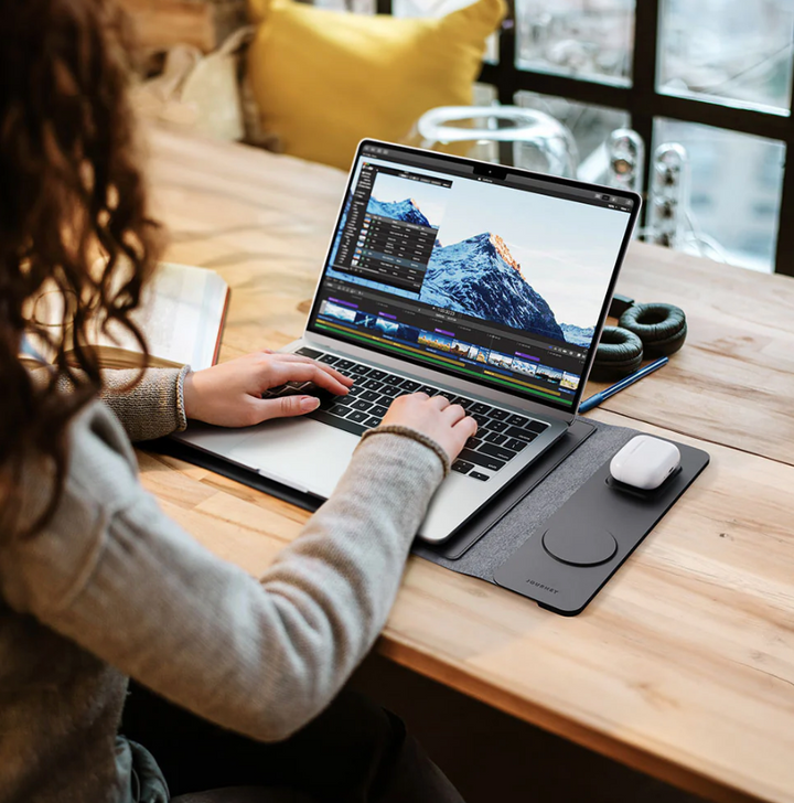 NEXA 4-w-1 Etui na laptopa z bezprzewodowym ładowaniem