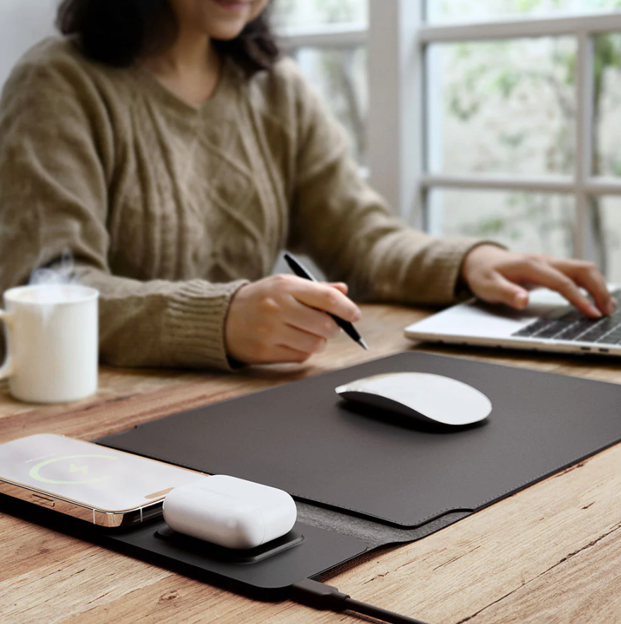 NEXA 4-w-1 Etui na laptopa z bezprzewodowym ładowaniem