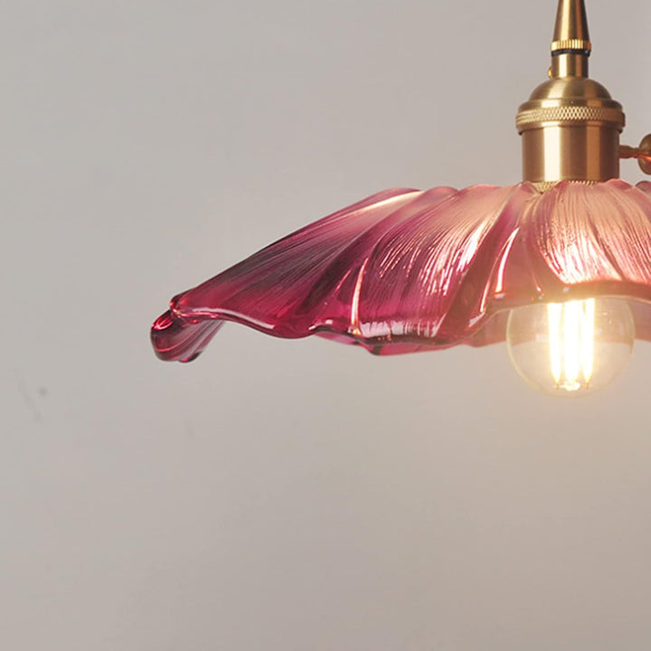 Witryna z Witrażem Kwiatowym w Stylu Vintage do Jadalni - Elegancki Retro Design, aby Rozświetlić Twoją Przestrzeń