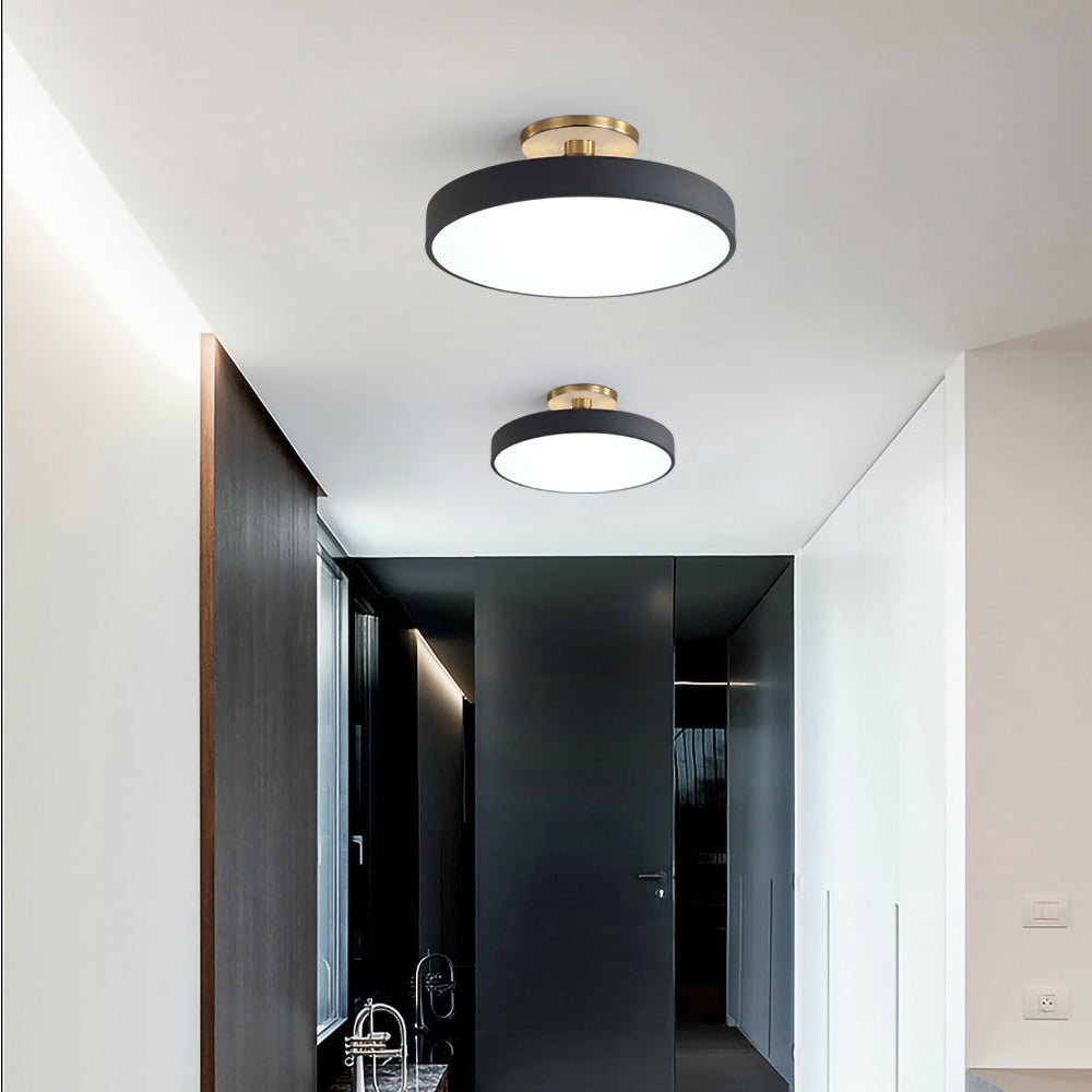Lampa sufitowa Flush Round | Nowoczesna armatura LED | Miękkie światło | Metal i akryl