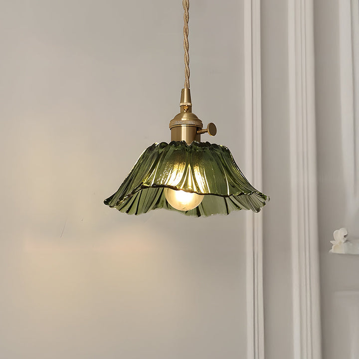 Witryna z Witrażem Kwiatowym w Stylu Vintage do Jadalni - Elegancki Retro Design, aby Rozświetlić Twoją Przestrzeń