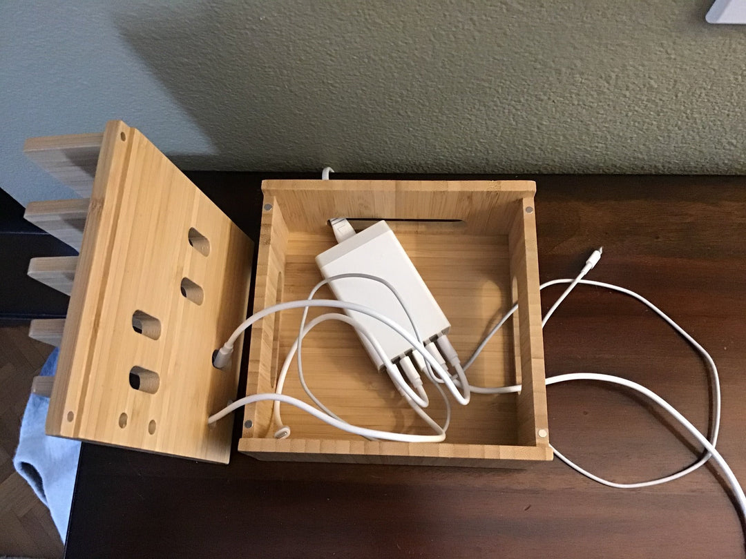 Stacja ładująca Carvallo ChargeDock z bambusa | 5-portowa USB &amp; Organizer | Dla smartfona, tabletu &amp; smartwatcha | W zestawie z kablem