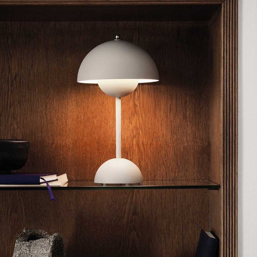 LunarGlow - Lampa biurkowa LED do nowoczesnych wnętrz