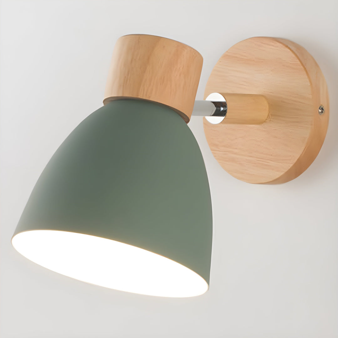 Drewniana Nordycka Lampa Ścienna z Włącznikiem do Przytulnej Sypialni