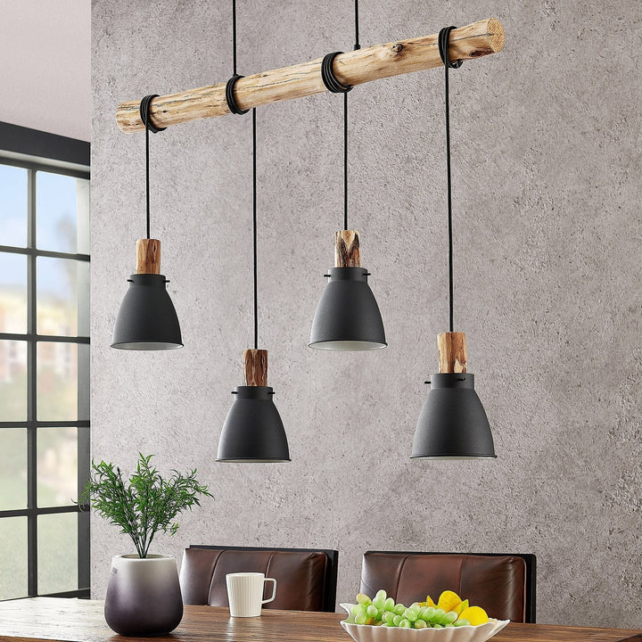 Lampa wisząca z rustykalnego drewna i czarnego metalu