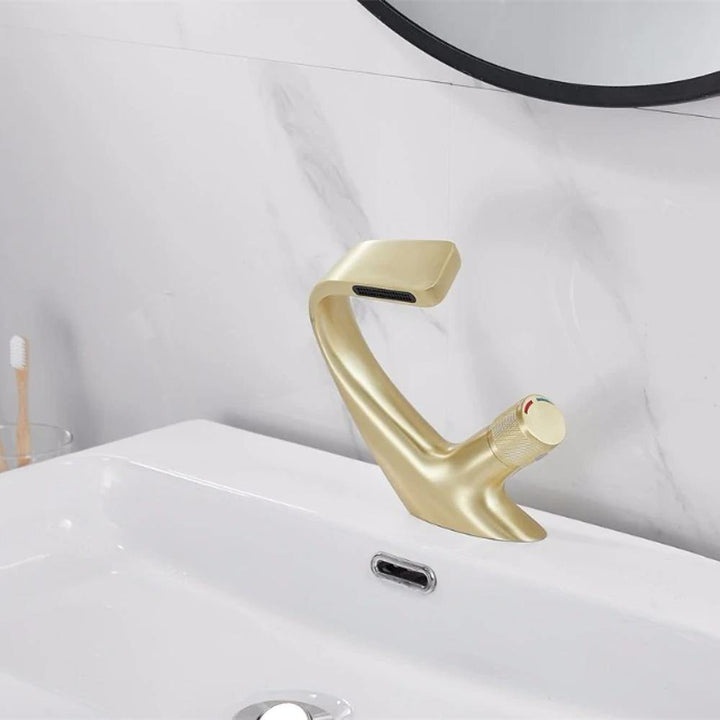 Nowoczesna bateria umywalkowa – Elegancki design dla stylowych, funkcjonalnych przestrzeni