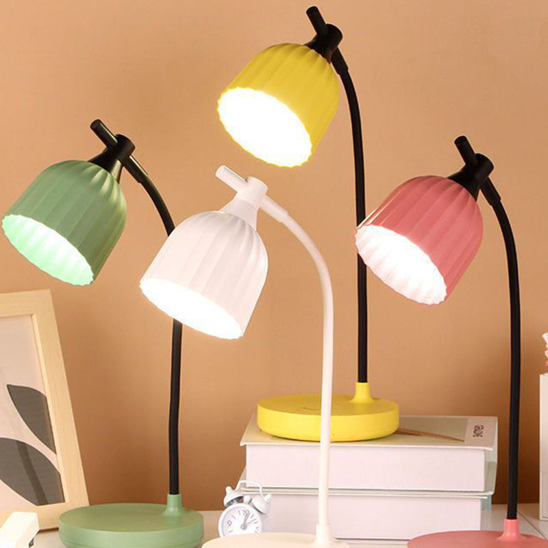 Elegancka lampa biurkowa LED – nowoczesny minimalistyczny design