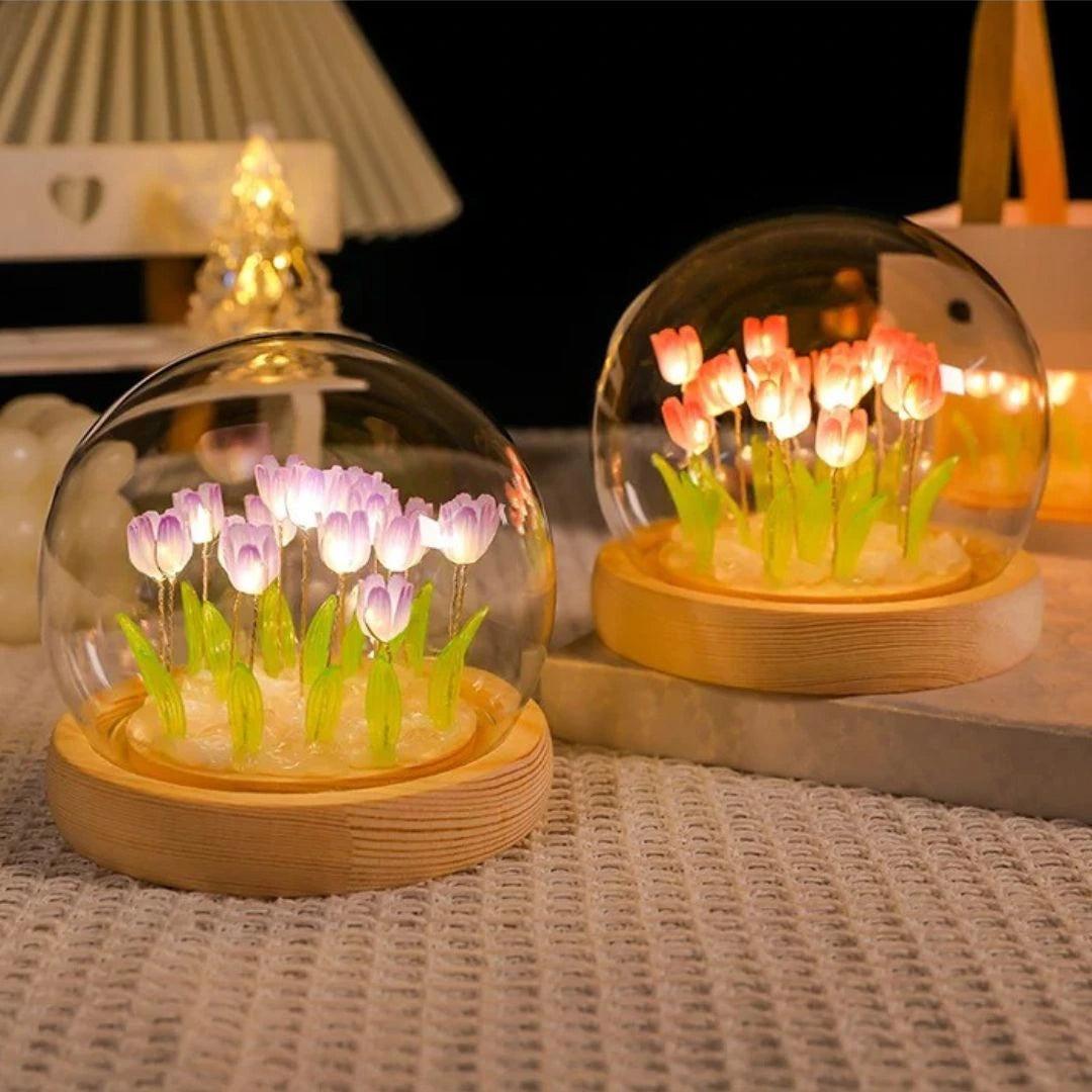 Elegancka Lampa Tulipanowa Pod Szklanym Kloszem dla Relaksującej Atmosfery
