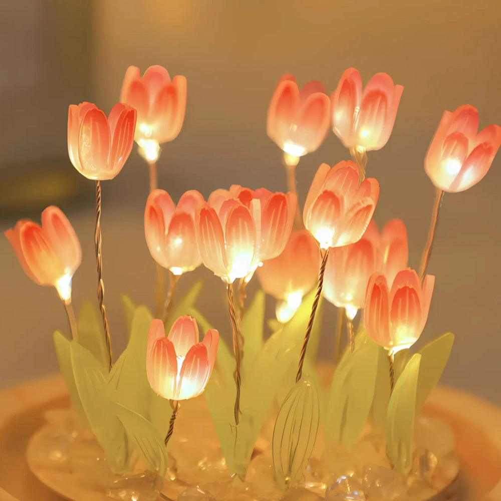Elegancka Lampa Tulipanowa Pod Szklanym Kloszem dla Relaksującej Atmosfery