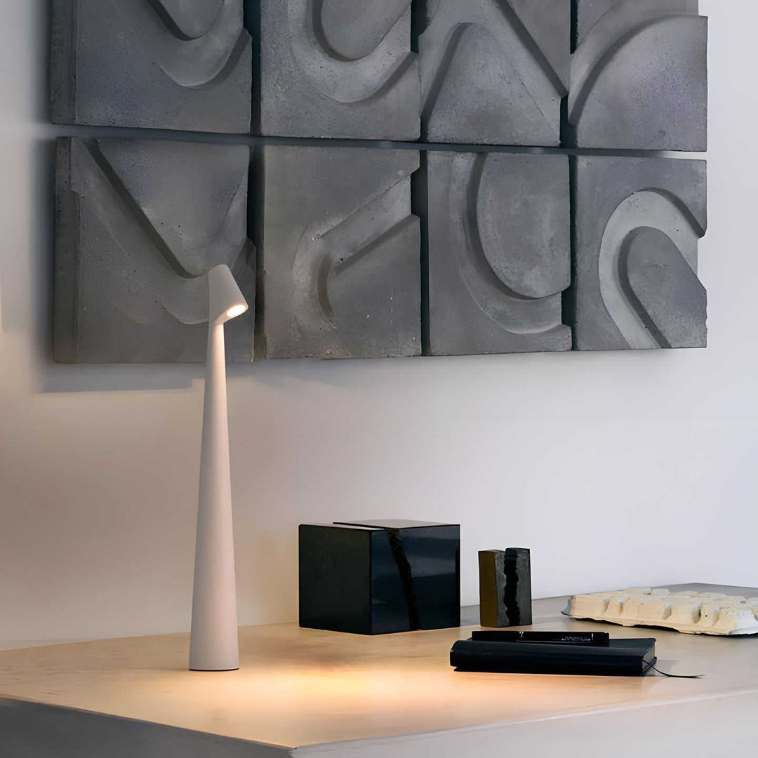 Carvallo – Elegancka Lampa Stołowa Dimbara z Wyszukaną Elegancją