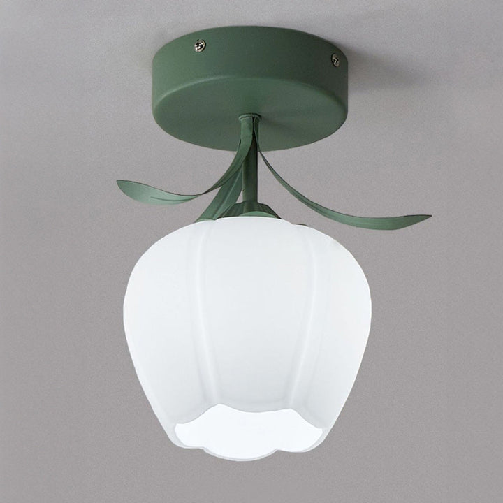 Lampa sufitowa z kwiatowym wzorem na szkle