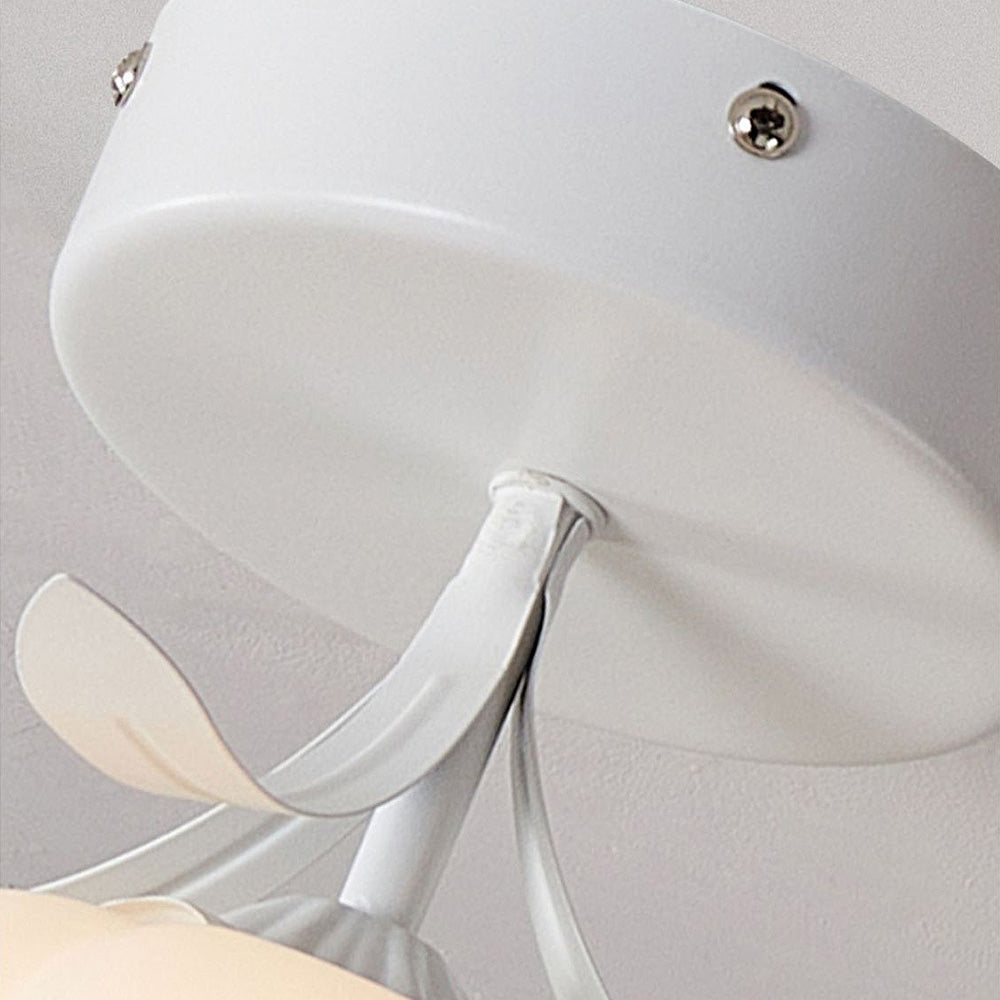 Lampa sufitowa z kwiatowym wzorem na szkle