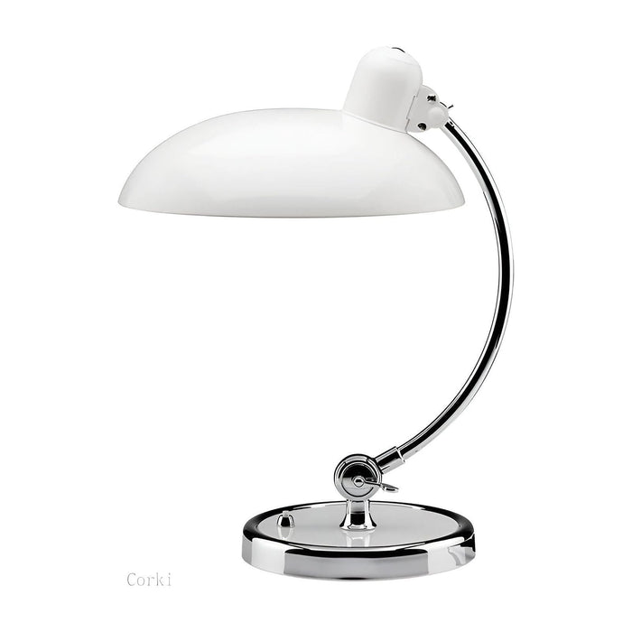 Lampa biurkowa w stylu skandynawskim – Minimalistyczne i przytulne oświetlenie sypialniane