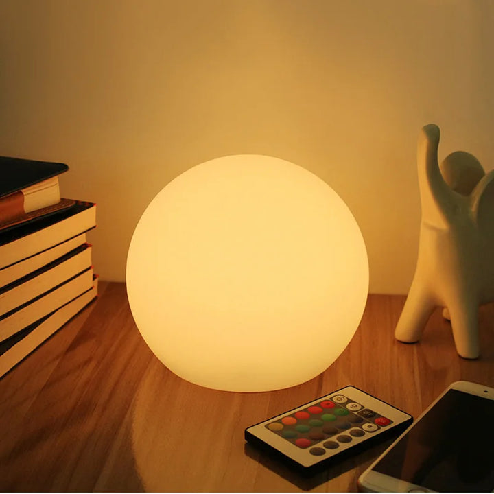 Bezprzewodowa Lampa LED w Kształcie Kuli | 16 Kolorów i Pilot | Ładowalna | Nastrojowe Światło