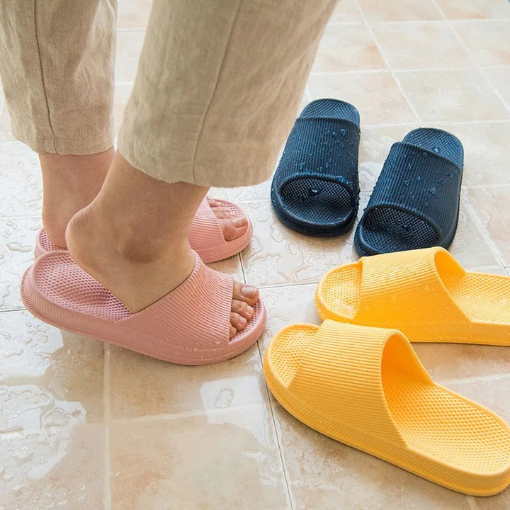 Kapcie na ostrogę piętową, zapalenie powięzi podeszwowej i bolesne stopy
