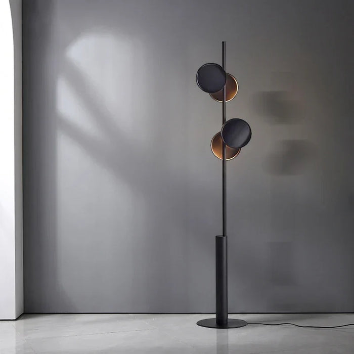 Lampa Podłogowa Typografia – Nordycka Minimalistyczna Lampa