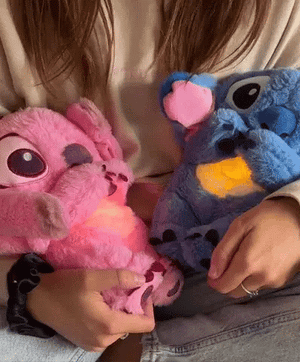 Trendujący Koala i Stitch z kojącym oddechem i muzyką