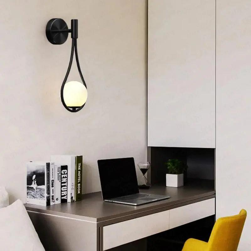 Skandynawska Lampa Ścienna dla Stylowych Wnętrz