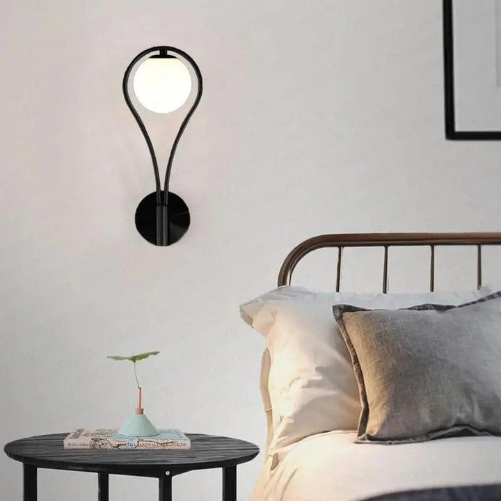 Skandynawska Lampa Ścienna dla Stylowych Wnętrz