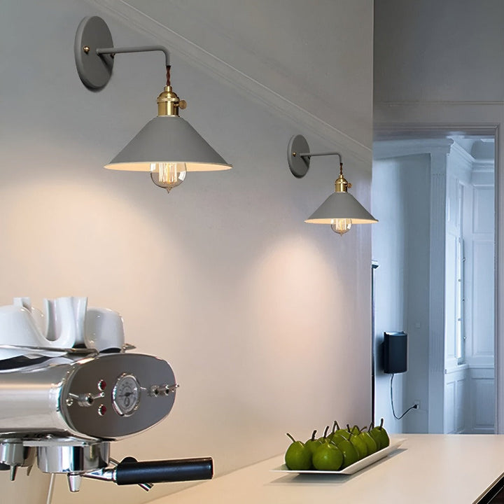 Retro Lampa Ścienna z Metalu – Lampa Ścienna w Stylu Vintage z Kloszem w Kształcie Stożka