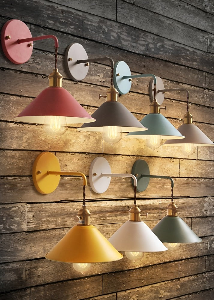 Retro Lampa Ścienna z Metalu – Lampa Ścienna w Stylu Vintage z Kloszem w Kształcie Stożka