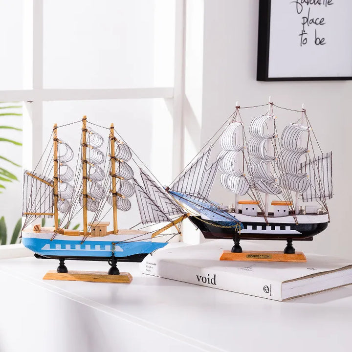 Royaleva Nordic Wooden Sailboat Sculpture - LED Oświetlony Element Dekoracyjny, Zasilany Baterią