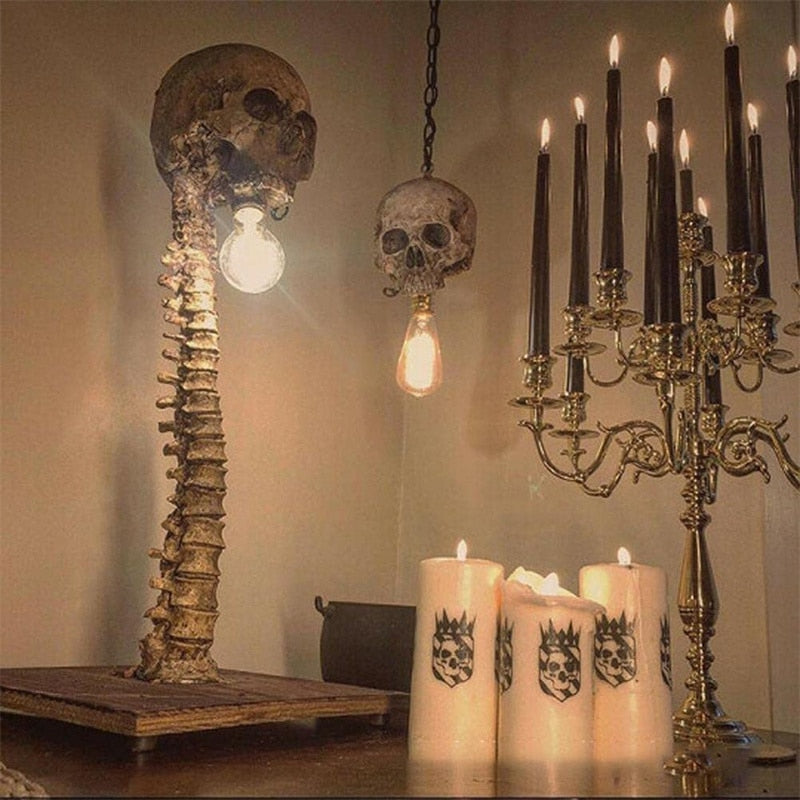 SkulloSpine – LED lampa czaszkowa z detalami kręgosłupa w mrocznym stylu dekoracyjnym