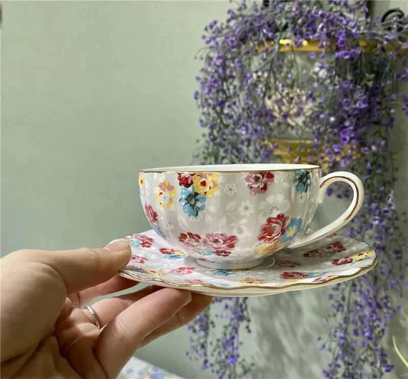 Luksusowy kubek do kawy z porcelany kostnej – Wyszukane rzemiosło
