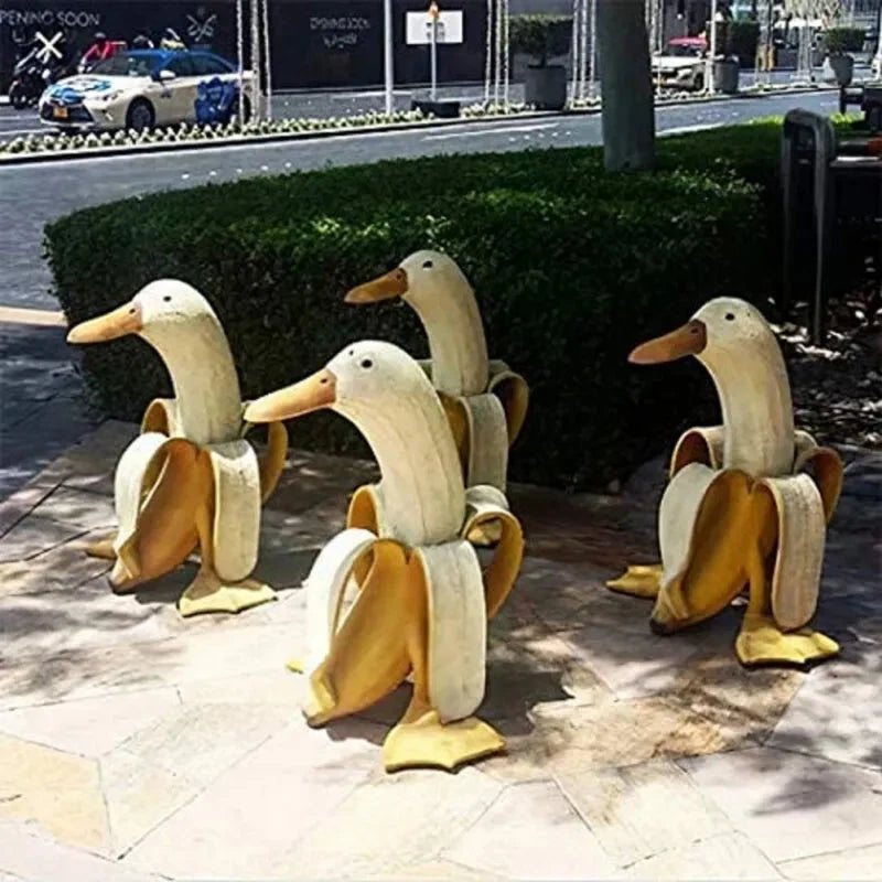 Banana Duck Sculpture – zabawny akcent do Twojego ogrodu