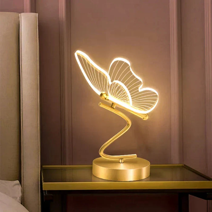 Lampa stołowa Carvallo Lunavia | 3 źródła światła | Motyw motyla | Akryl i złoto | 6 W