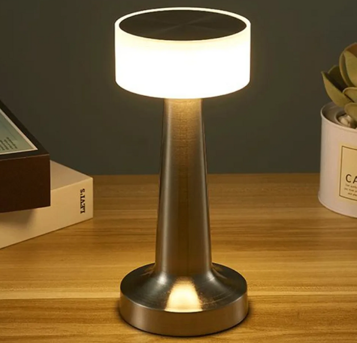Ponadczasowa Bezprzewodowa Lampa LED na Stół