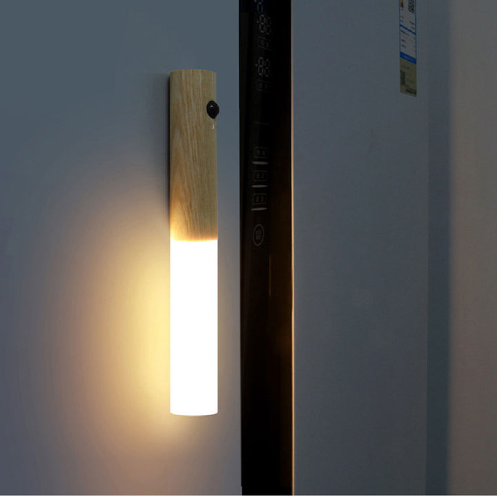 Ładowalna lampa ścienna LED – Lampa z czujnikiem ruchu USB z magnesem do sypialni, salonu i schodów