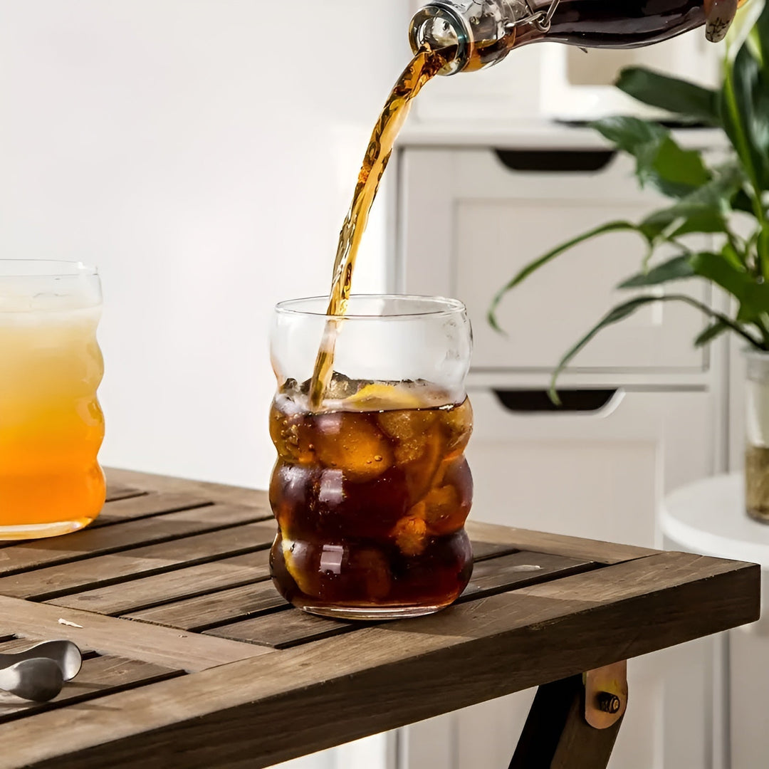 Ribbad szklanka z słomką – 2 szt Wzór falisty, 450ml | Elegancka szklanka do iced coffee, matcha i soków