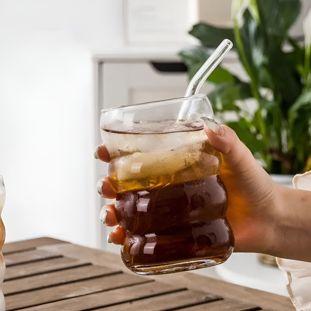 Ribbad szklanka z słomką – 2 szt Wzór falisty, 450ml | Elegancka szklanka do iced coffee, matcha i soków