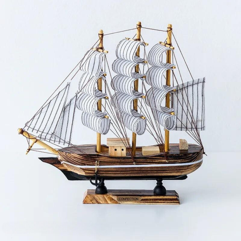 Royaleva Nordic Wooden Sailboat Sculpture - LED Oświetlony Element Dekoracyjny, Zasilany Baterią