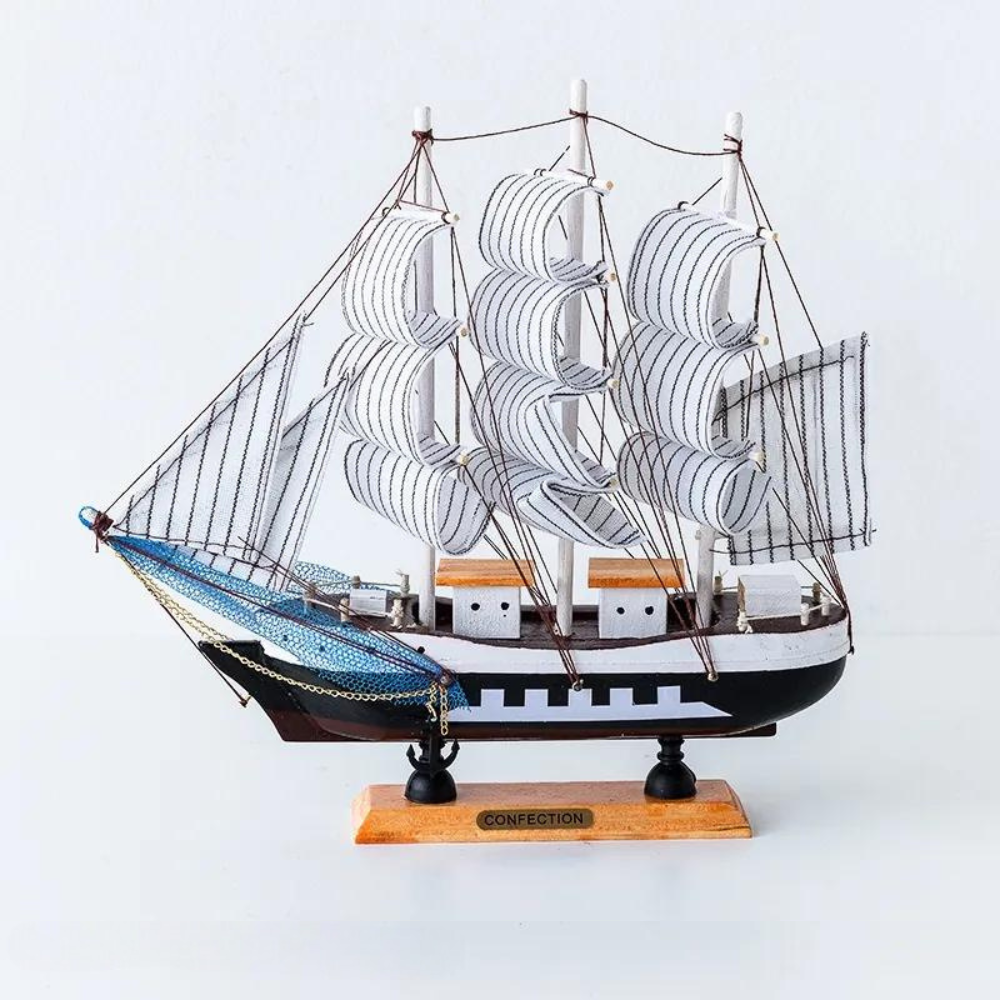Royaleva Nordic Wooden Sailboat Sculpture - LED Oświetlony Element Dekoracyjny, Zasilany Baterią