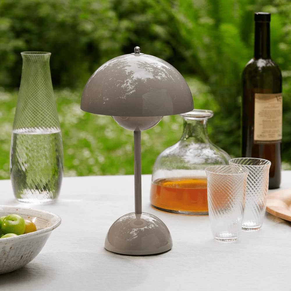 LunarGlow - Lampa biurkowa LED do nowoczesnych wnętrz