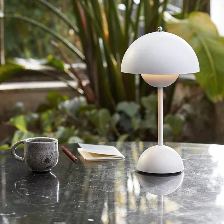 LunarGlow - Lampa biurkowa LED do nowoczesnych wnętrz