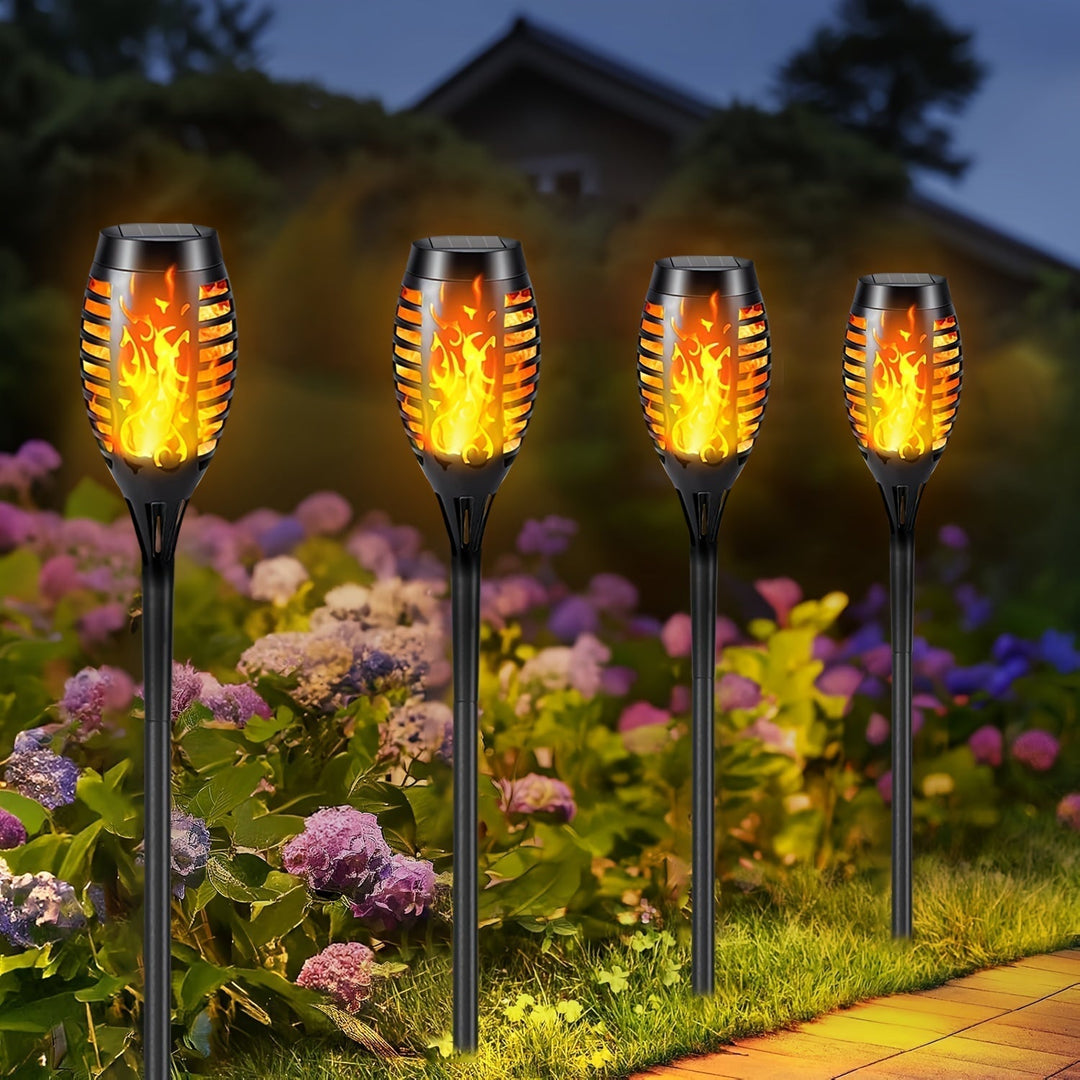 Lampa solarna z płonącym ogniem do ścieżek w ogrodzie