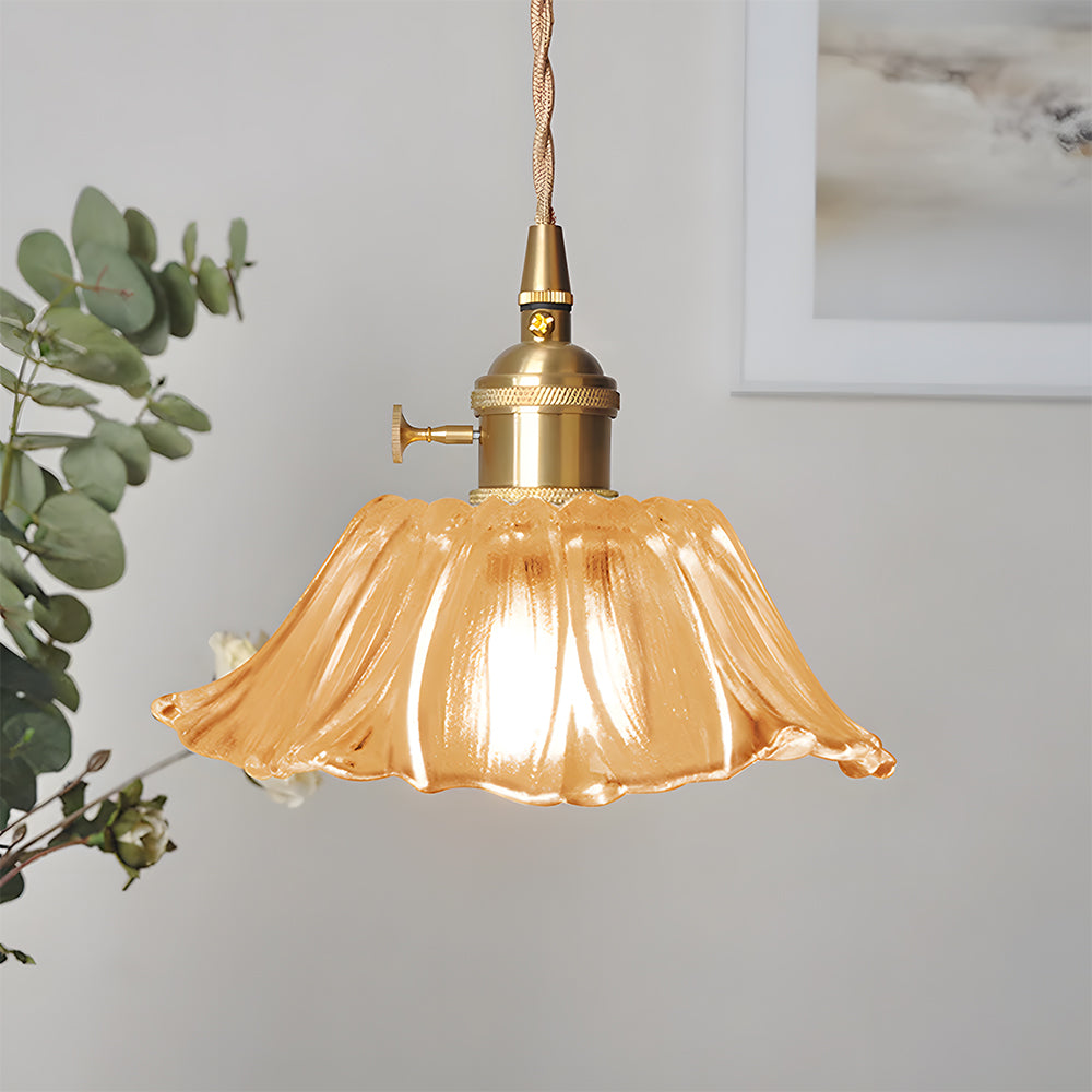 Witryna z Witrażem Kwiatowym w Stylu Vintage do Jadalni - Elegancki Retro Design, aby Rozświetlić Twoją Przestrzeń
