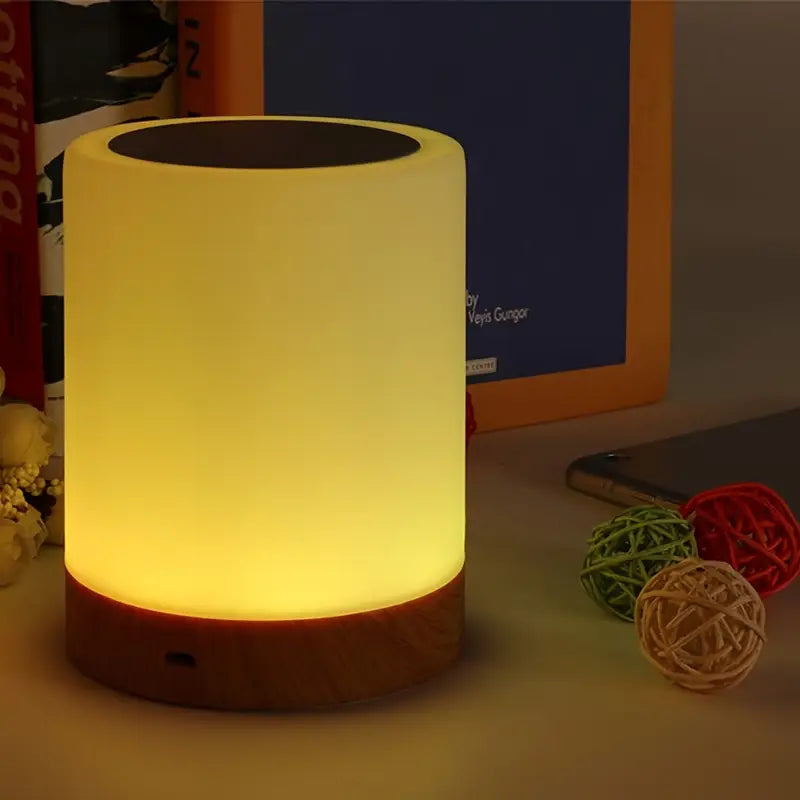 Świeczka LED z regulacją jasności o nowoczesnym designie i zmianie kolorów