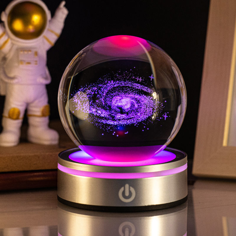Lampka nocna kryształowa kula 3D z grawerem wewnątrz