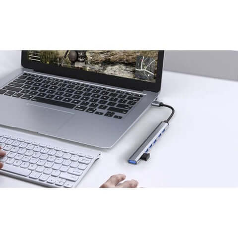 7-Portowy Hub USB w Aluminium – USB 3.2 Szybkie Ładowanie i Funkcja Plug-and-Play
