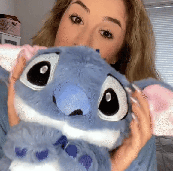 Trendujący Koala i Stitch z kojącym oddechem i muzyką
