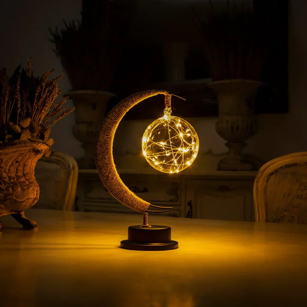 Lampa stołowa z ciepłym blaskiem księżyca
