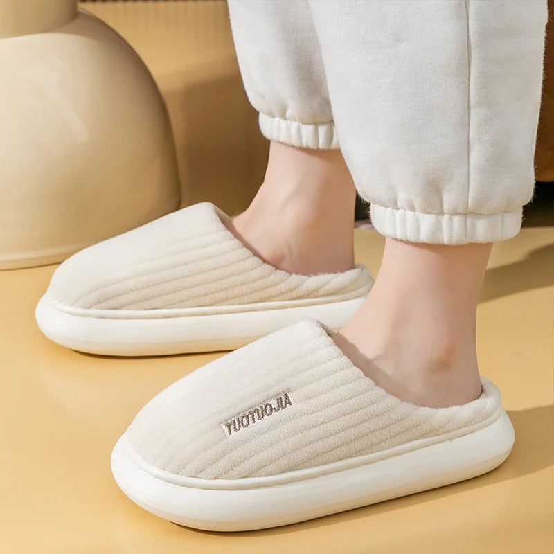 Kapcie z pianki memory foam Fluffiga
