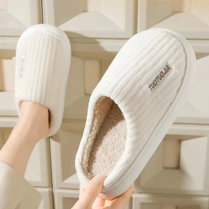 Kapcie z pianki memory foam Fluffiga