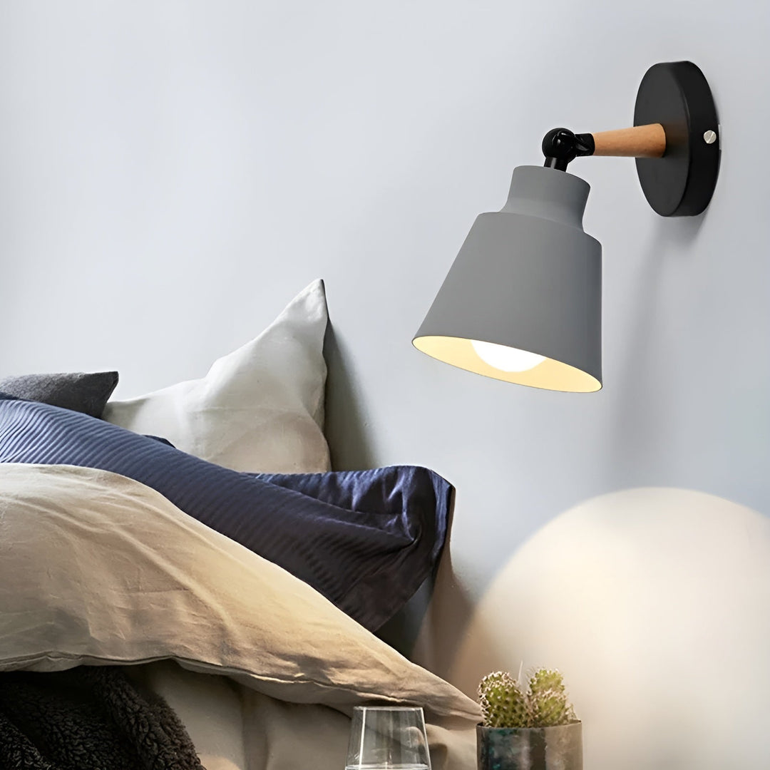 Lampa ścienna LED z litego drewna – Minimalistyczny design do sypialni i przedpokoju