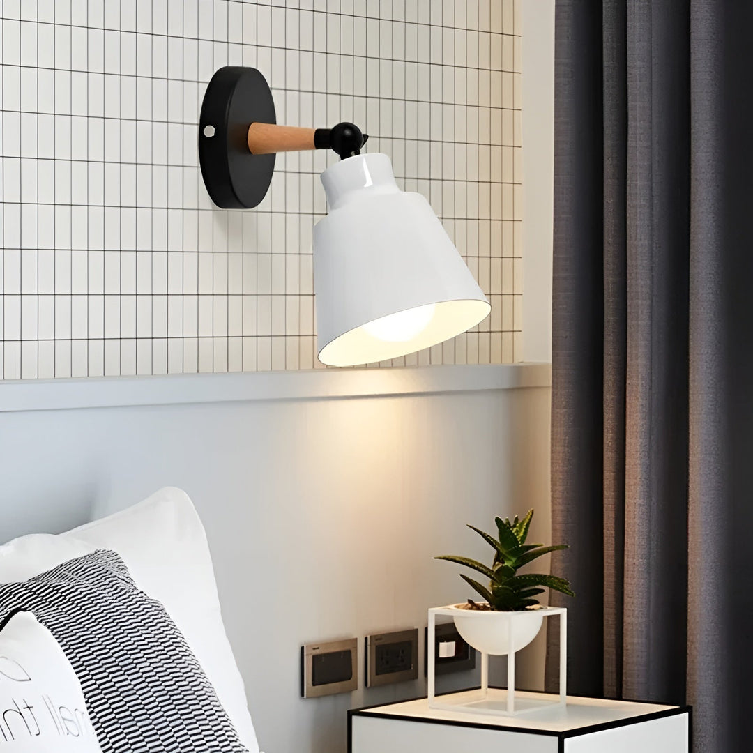 Lampa ścienna LED z litego drewna – Minimalistyczny design do sypialni i przedpokoju